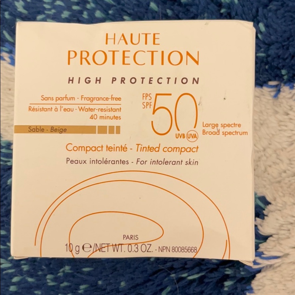 Avenue 50 spf haute perfection tinted compact